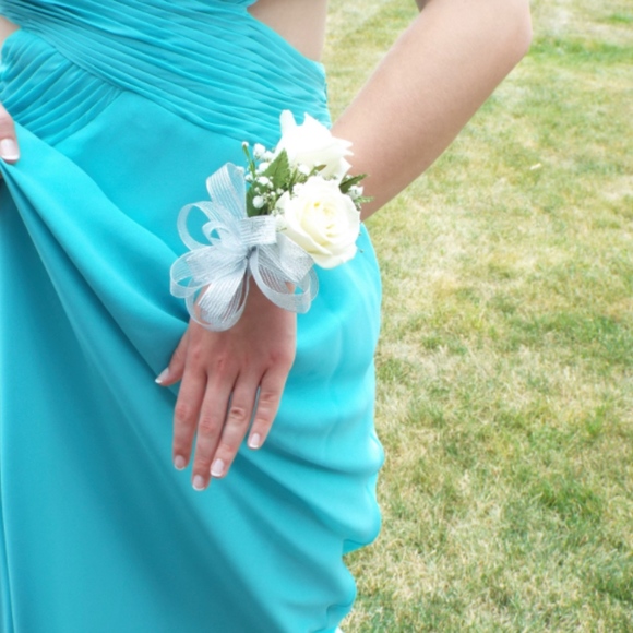 Prom dress - Picture 3 of 4